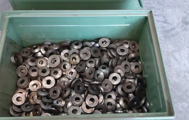 RONDELLE BOMBATE CONCAVE e CONVESSE PER BLOCCAGGIO TIRANTI
